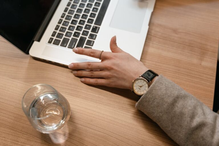 AI in Business: Automating Tasks Without Losing the Human Touch