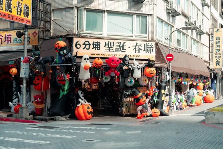 How Brands Can Use Mini Inflatables to Engage Consumers in Halloween-Themed Events