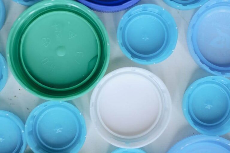 Choosing the Right Bottle Filling Machine for Your Manufacturing Needs