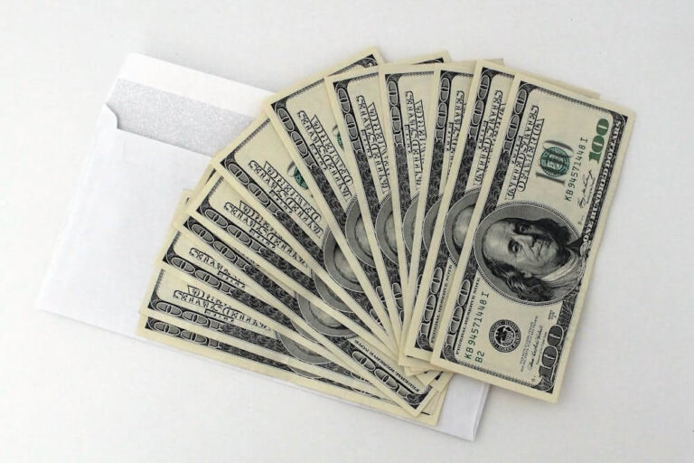 Avoiding Wage Theft: How Business Owners Can Be Sure to Pay Employees Fairly